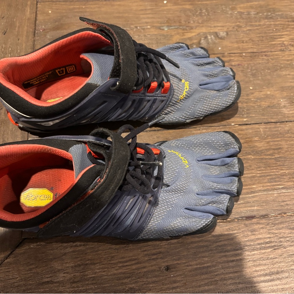Vibram FiveFingers athletic shoes
